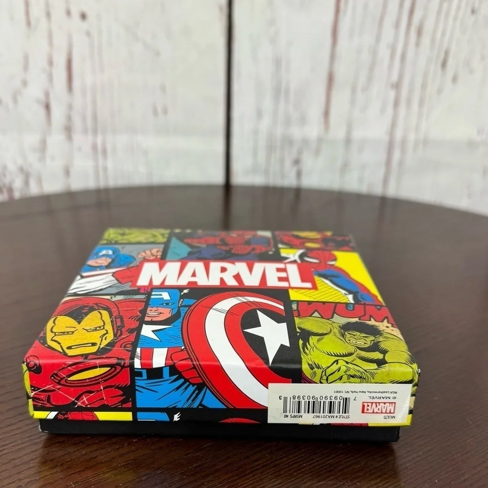 Marvel Comic Tri-Fold Wallet with chain. 90s skater boy appeal
